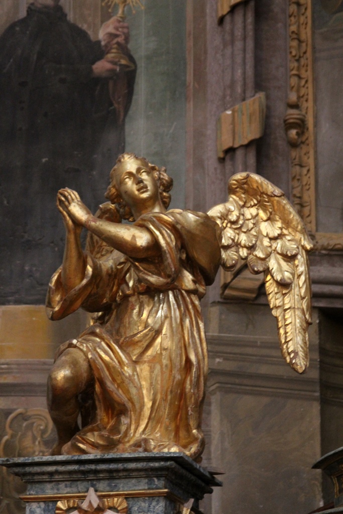 Angel, Main Altar